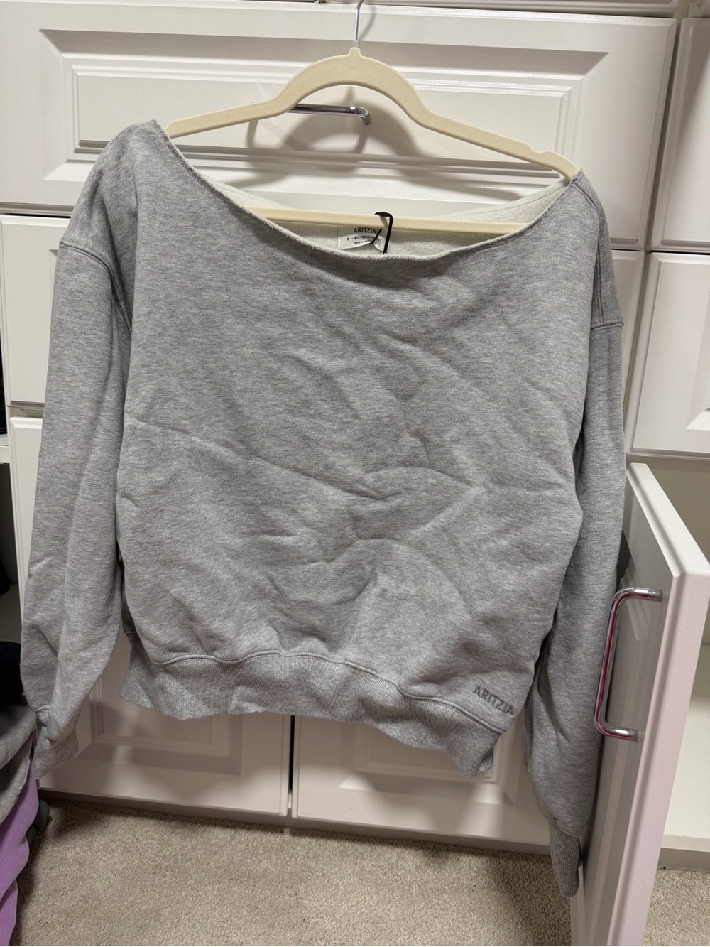 ARITZIA boyfriend fit Cozy Wide-Neck Sweatshirt - Light Gray